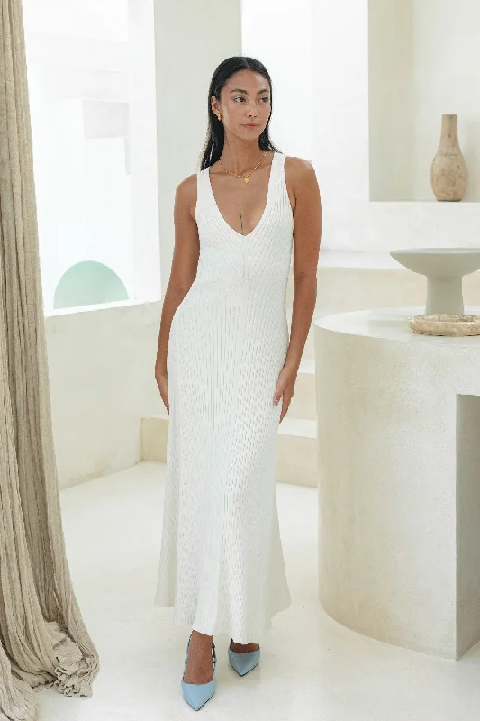 Amelia White V-Neck Knit Maxi Dress Fashionable Asymmetrical Maxi Dress