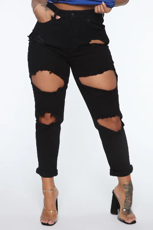 Cara Distressed Boyfriend Jeans - Black Fashionable Mom Jeans