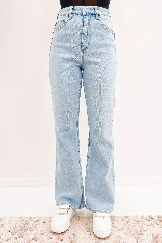 Hi Flare Relaxed Jean Blue Outlook Chic Faded Blue Jeans