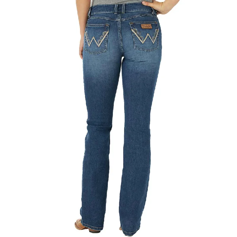Wrangler Women's Retro Mae Aztec Pocket Bootcut Jeans Fashionable Distressed Jeans